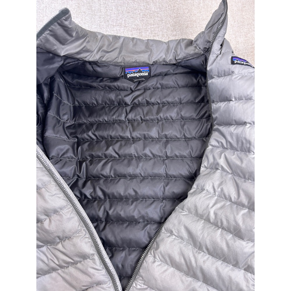 Patagonia Mens Down Sweater Jacket Gray Puffer Full Zip Quilted Large 84674 - Picture 10 of 10